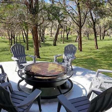 Fox Hollow - Tiny Home With Cypress Creek Access, Park Like Setting Wimberley Exterior foto