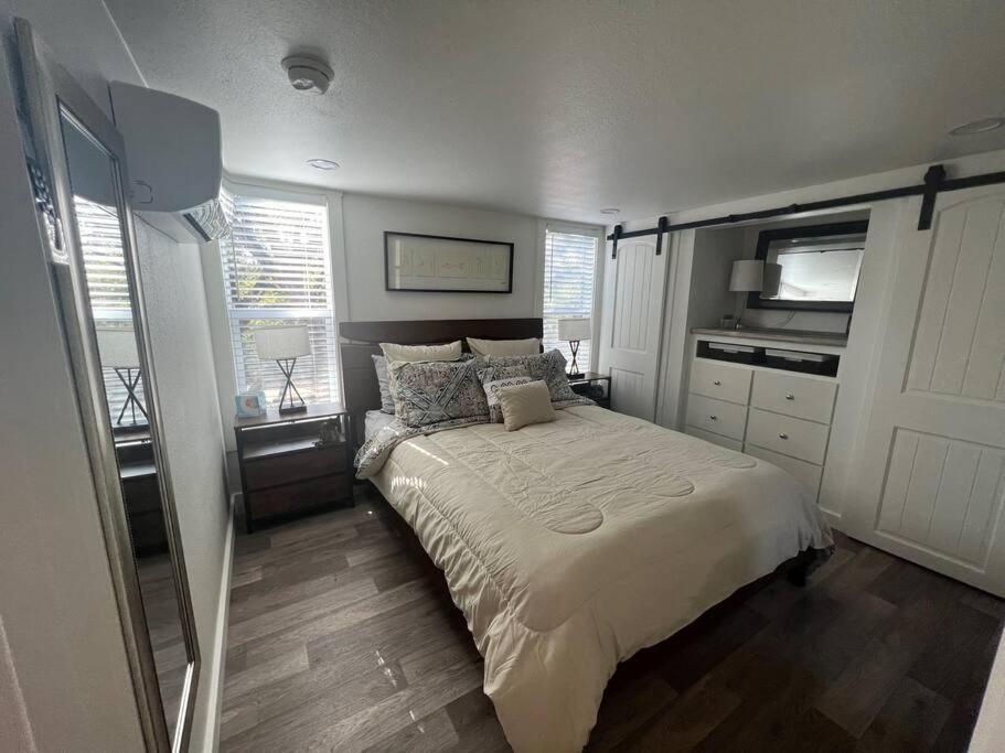 Fox Hollow - Tiny Home With Cypress Creek Access, Park Like Setting Wimberley Exterior foto